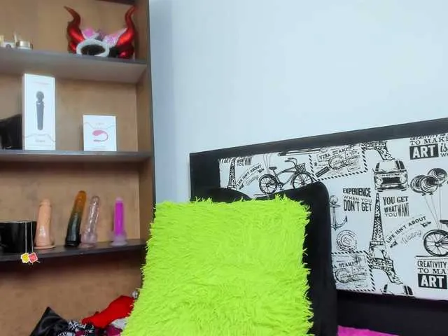 Live sex webcam photo for moonn-26 #291520511