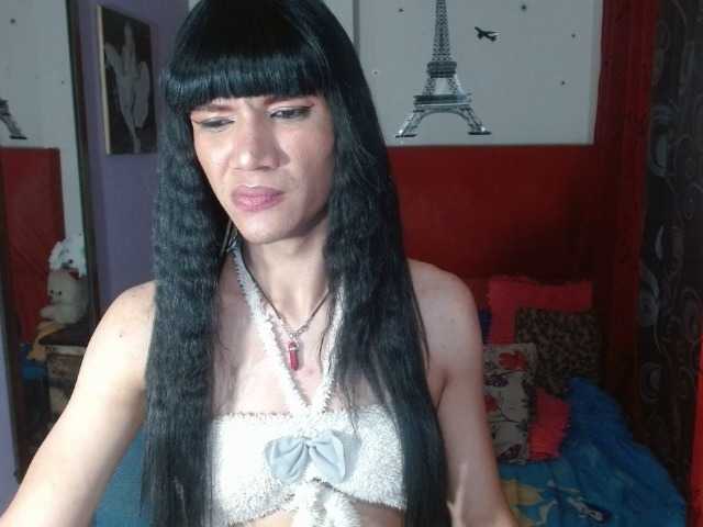 Live sex webcam photo for moonprinss #275469443