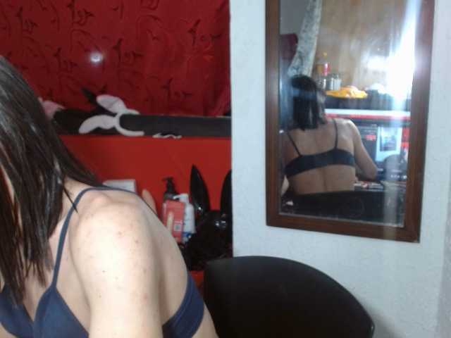 Live sex webcam photo for moonprinss #277745134