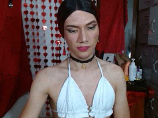 Live sex webcam photo for moonprinss #277915460