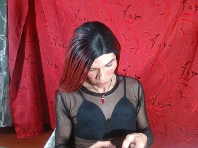 Live sex webcam photo for moonprinss #289421598