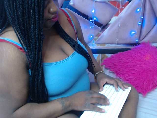 Live sex webcam photo for morenahottt #276961209