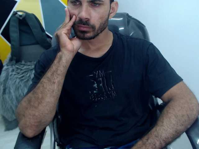 Live sex webcam photo for mr-maxx25 #290568821