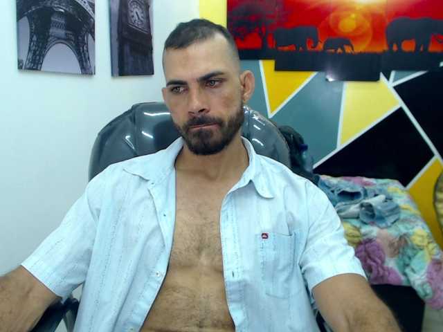 Live sex webcam photo for mr-maxx25 #290718366