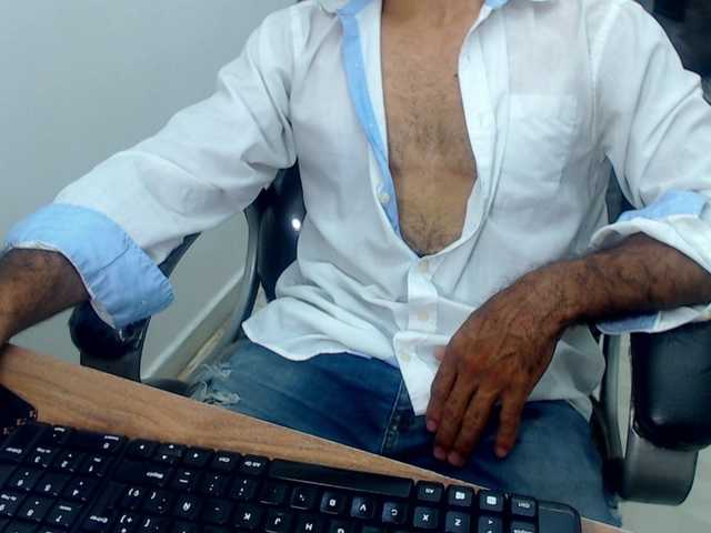Live sex webcam photo for mr-maxx25 #290781007