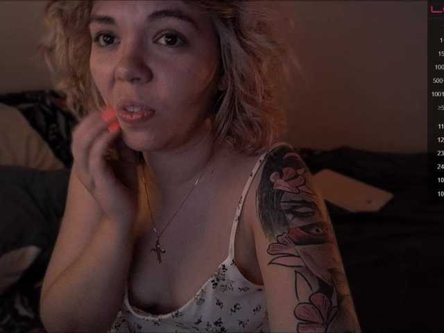 Live sex webcam photo for mrspickles666 #275718666