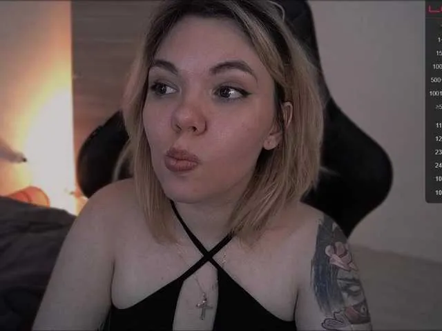 Live sex webcam photo for mrspickles666 #275922391