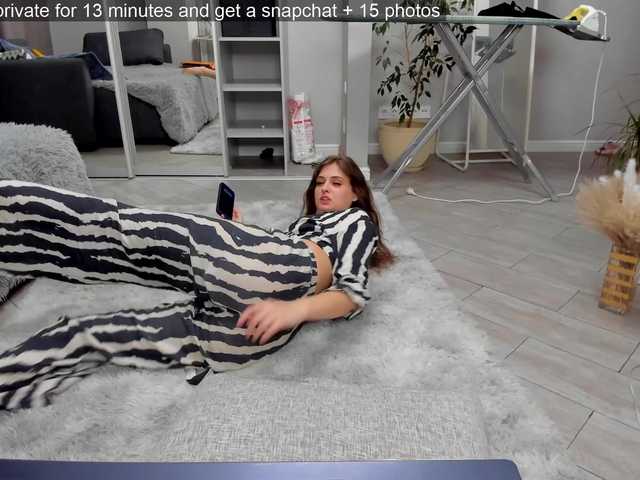 Live sex webcam photo for murkaaaY #276077243