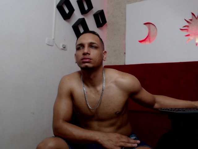 Live sex webcam photo for musclefitnessxl #276246584