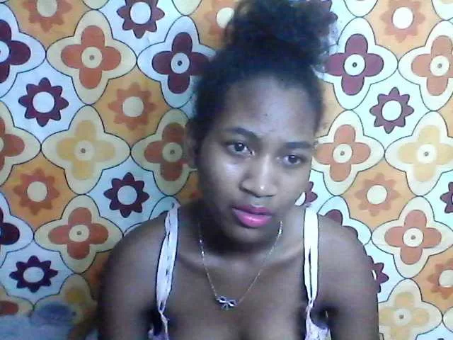 Live sex webcam photo for my-love10 #272347378