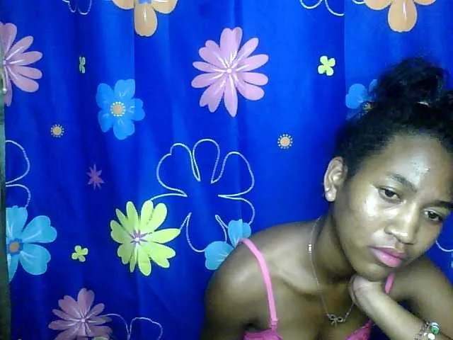 Live sex webcam photo for my-love10 #272380355