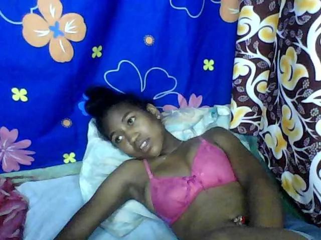 Live sex webcam photo for my-love10 #272499576