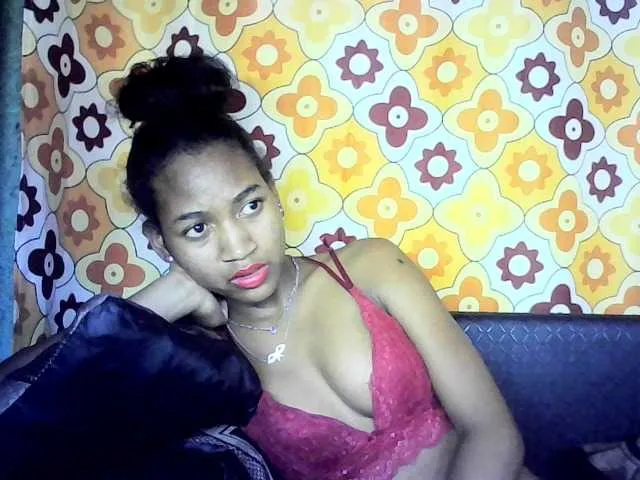 Live sex webcam photo for my-love10 #272580463