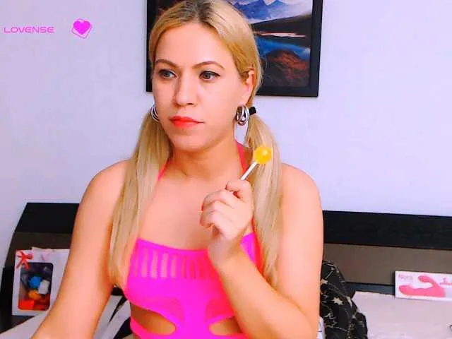 Live sex webcam photo for mya13 #290416494