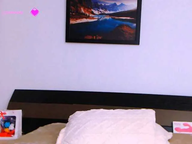Live sex webcam photo for mya13 #290623554