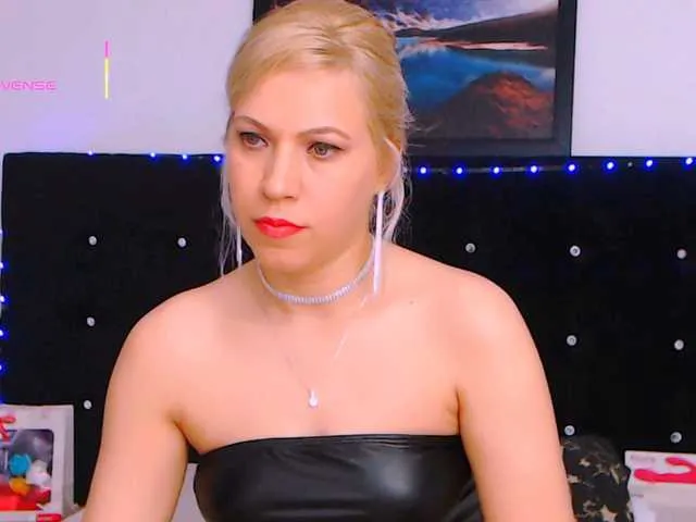 Live sex webcam photo for mya13 #292573094