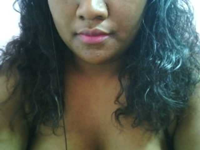 Live sex webcam photo for mybigass15 #275940536