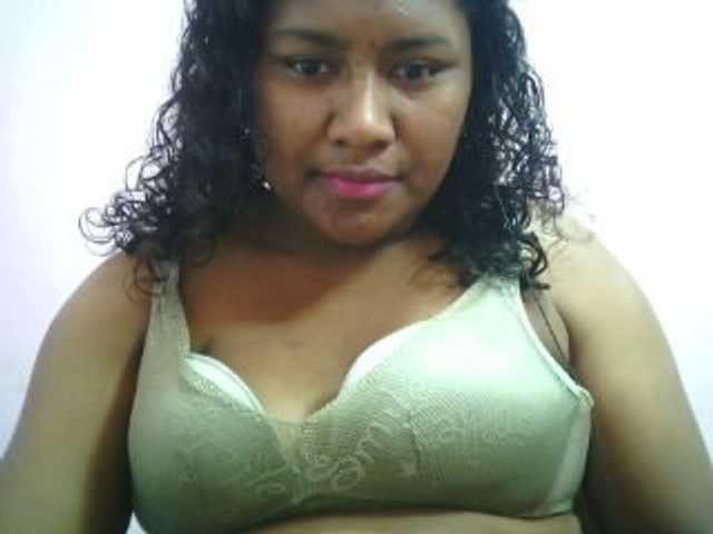 Live sex webcam photo for mybigass15 #275955840