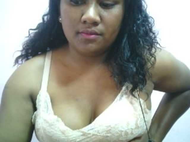 Live sex webcam photo for mybigass15 #276114195