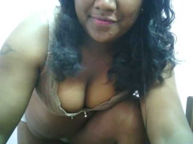 Live sex webcam photo for mybigass15 #276431588