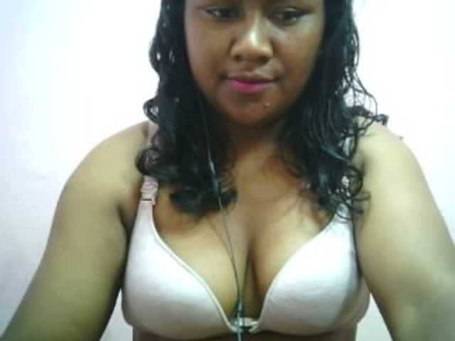 Live sex webcam photo for mybigass15 #276500182