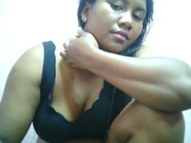 Live sex webcam photo for mybigass15 #276556451