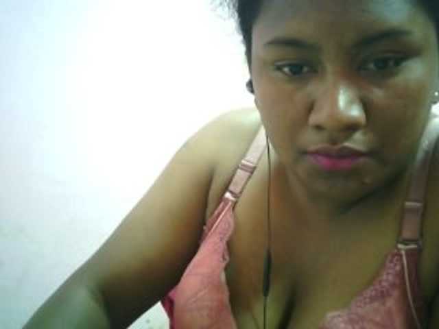 Live sex webcam photo for mybigass15 #276625271