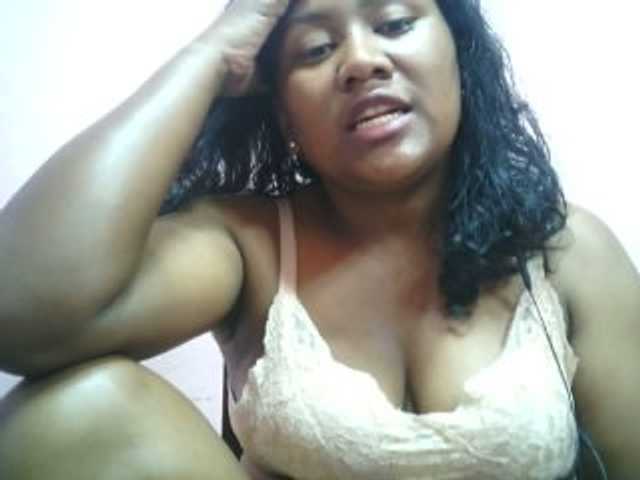 Live sex webcam photo for mybigass15 #276682886