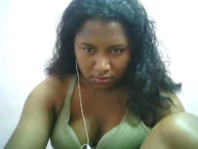 Live sex webcam photo for mybigass15 #276757396