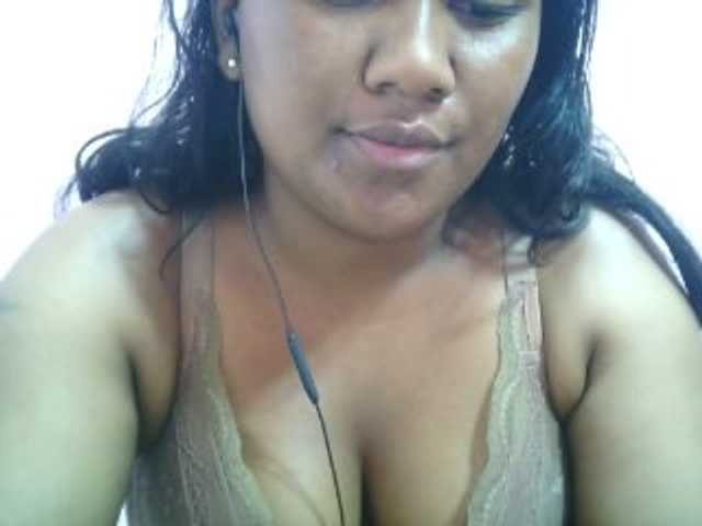 Live sex webcam photo for mybigass15 #277064165