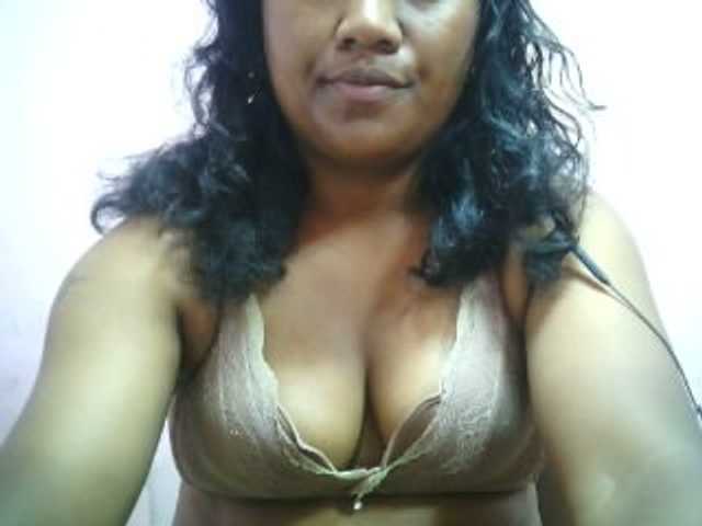 Live sex webcam photo for mybigass15 #277317752