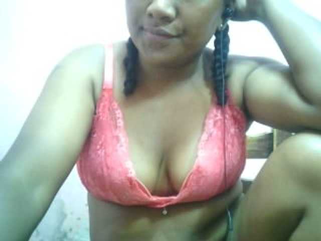 Live sex webcam photo for mybigass15 #277358874