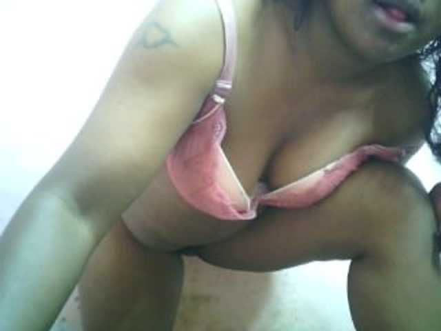 Live sex webcam photo for mybigass15 #277790391