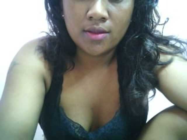 Live sex webcam photo for mybigass15 #277874038