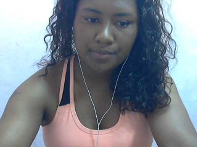 Live sex webcam photo for mybigass15 #277932834