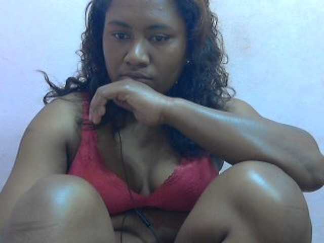 Live sex webcam photo for mybigass15 #278268313