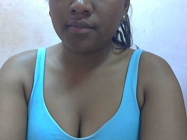 Live sex webcam photo for mybigass15 #278301282