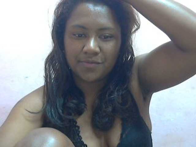 Live sex webcam photo for mybigass15 #278306057