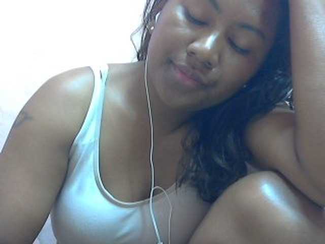 Live sex webcam photo for mybigass15 #278935611