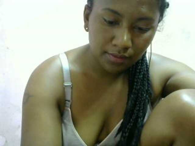 Live sex webcam photo for mybigass15 #290635632