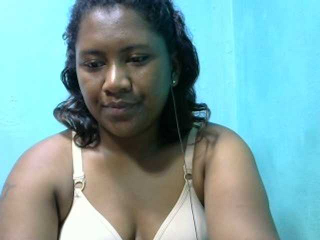 Live sex webcam photo for mybigass15 #290950843