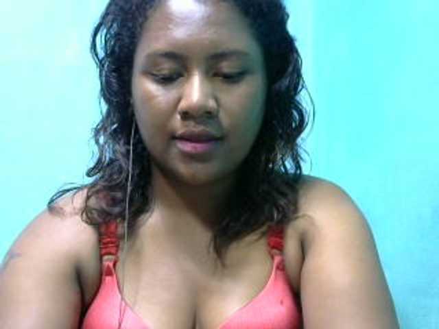 Live sex webcam photo for mybigass15 #291028057