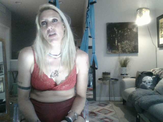 Live sex webcam photo for mylfGlama #277337231