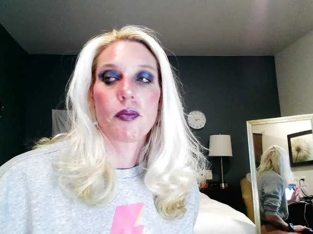 Live sex webcam photo for mylfGlama #290334891