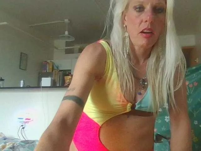 Live sex webcam photo for mylfGlama #291434302