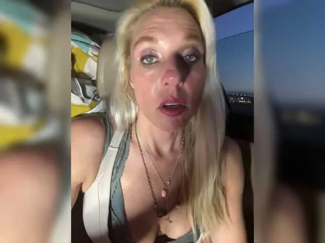 Live sex webcam photo for mylfGlama #291452901