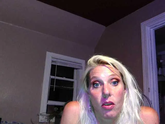 Live sex webcam photo for mylfGlama #291757443