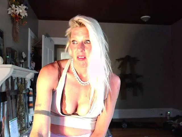 Live sex webcam photo for mylfGlama #291794945