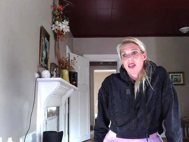 Live sex webcam photo for mylfGlama #291935306