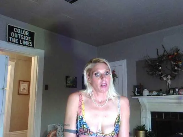 Live sex webcam photo for mylfGlama #292111504